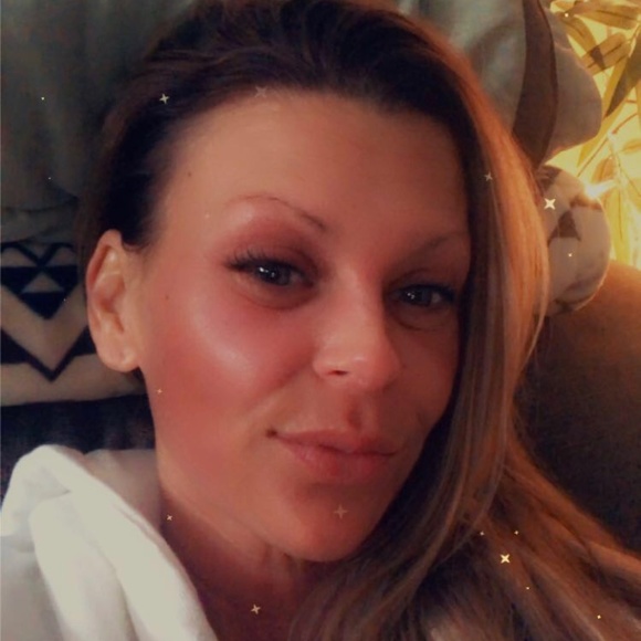 Toni - Picture 2 of 16